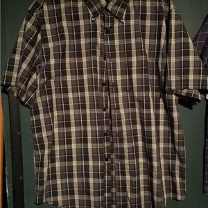 Van Heusen Men's Dark Plaid Button Down Shirt
